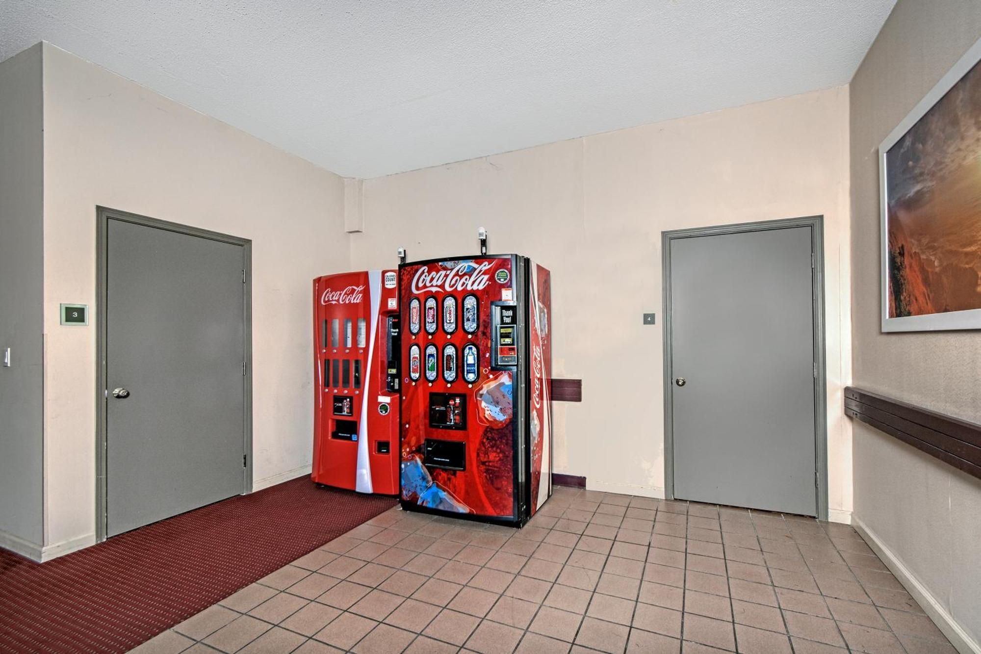 Days Inn By Wyndham Novato/San Francisco Екстер'єр фото